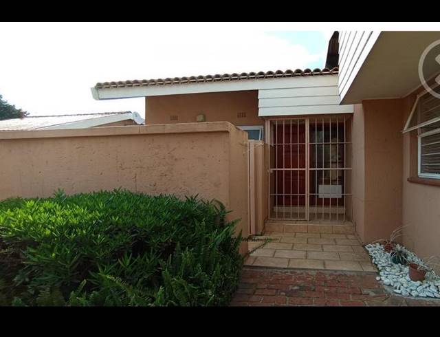 2 BEDROOM TOWNHOUSE FOR SALE IN WOODMEAD